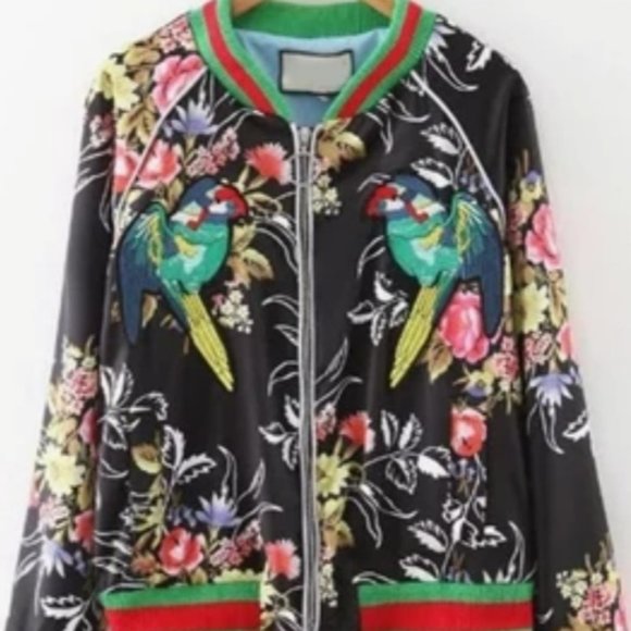 FLORAL EMBROIDERED PARROTS & BUTTERFLY BOMBER JACKET Size Small - Picture 2 of 15
